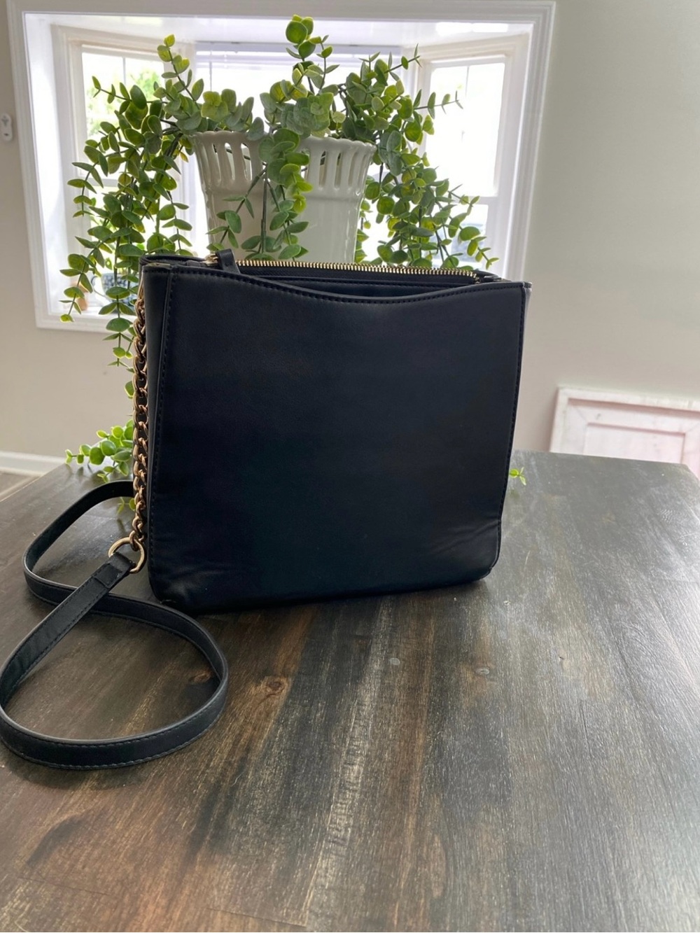 Nine West Black Crossbody Bag Gold Chain Triple Compartment Handbag Purse Pocket - Picture 2 of 3